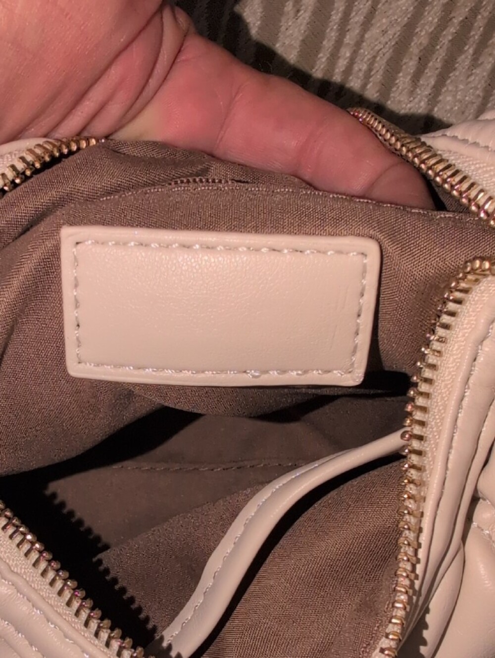 Quilted Cream Puffer Hobo Bag - Soft Padded Shoulder Tote- NWT - Picture 7 of 10